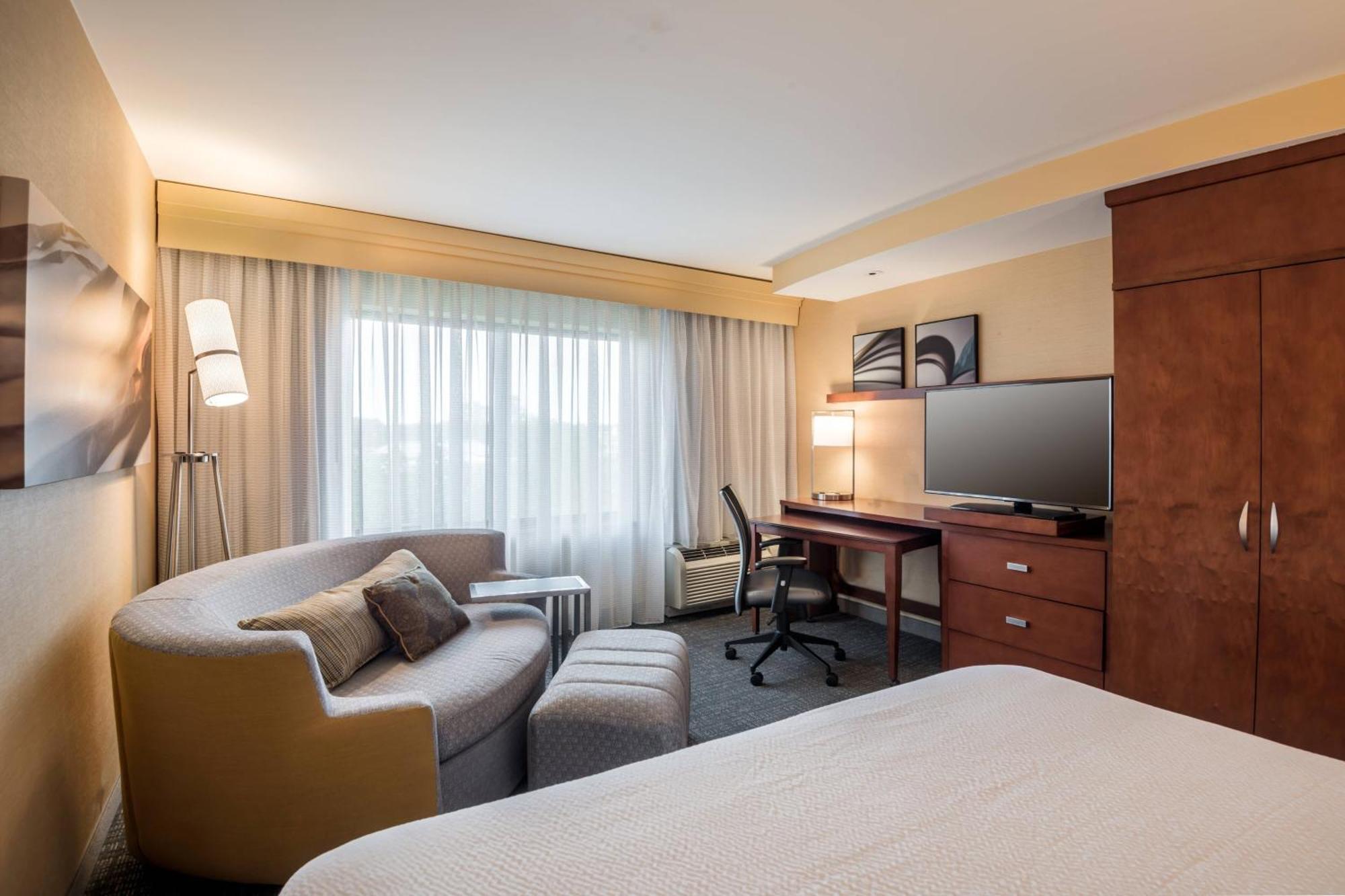 Hotel Courtyard By Marriott Waldorf Exterior foto