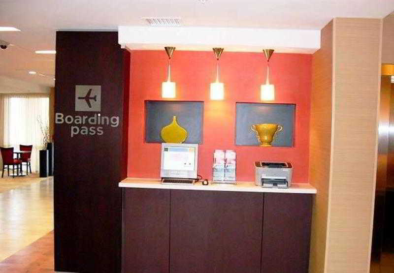 Hotel Courtyard By Marriott Waldorf Exterior foto